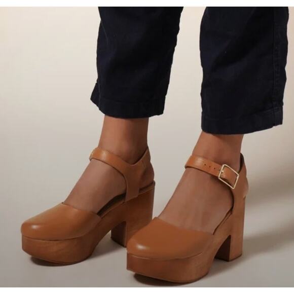 NWT CHARLOTTE STONE Sal Clog Heels in Camel - Picture 14 of 15